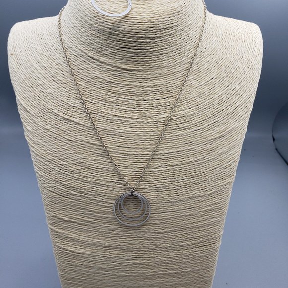 Three Circle Necklace and Earring Set - Picture 6 of 8